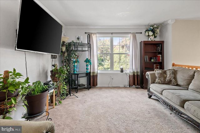 6401 SETA DR, Lanham, MD 20706