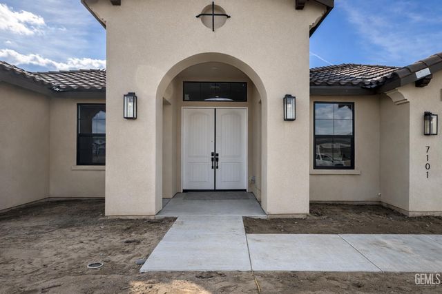 7101 Healthland Drive, Bakersfield, CA 93314