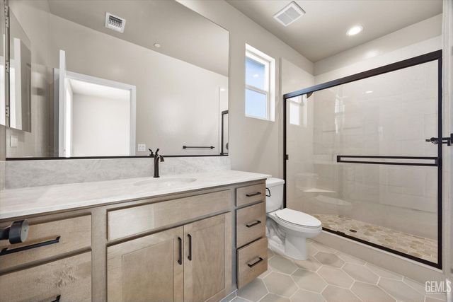 7101 Healthland Drive, Bakersfield, CA 93314