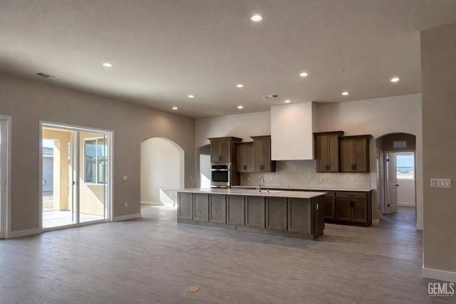 7101 Healthland Drive, Bakersfield, CA 93314