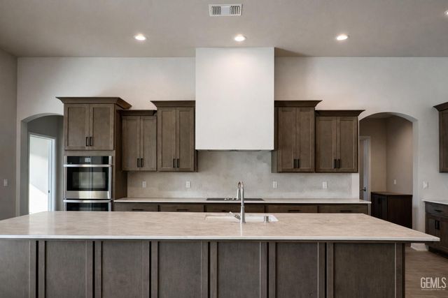 7101 Healthland Drive, Bakersfield, CA 93314