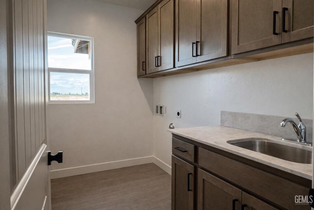 7101 Healthland Drive, Bakersfield, CA 93314