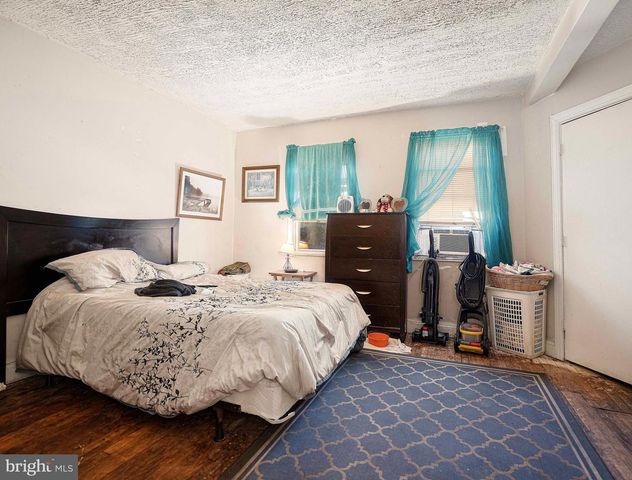 2921 YORKWAY, Dundalk, MD 21222
