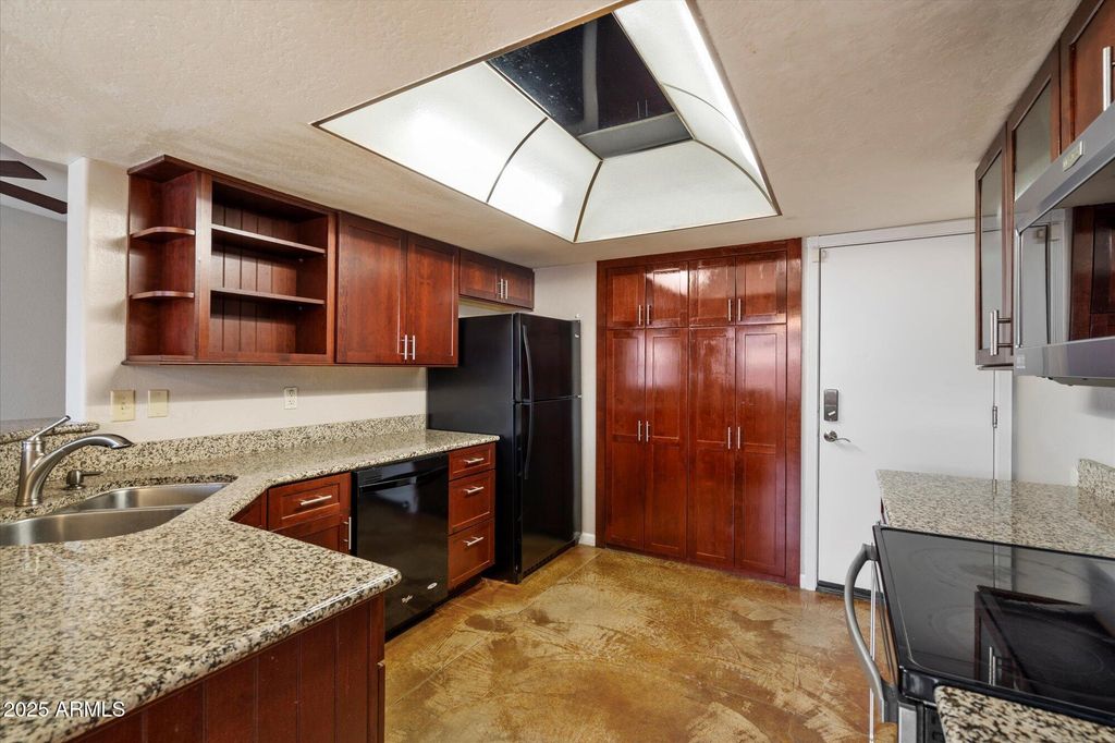 6734 W RUTH Avenue, Peoria, AZ 85345