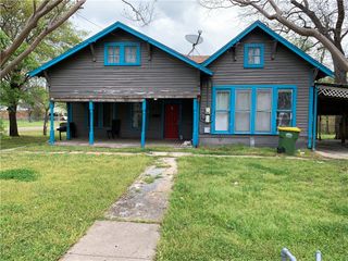 609 W Navasota Street, Groesbeck, TX 76642