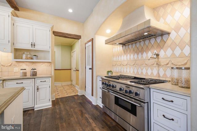 5420 MOORLAND LN, Bethesda, MD 20814