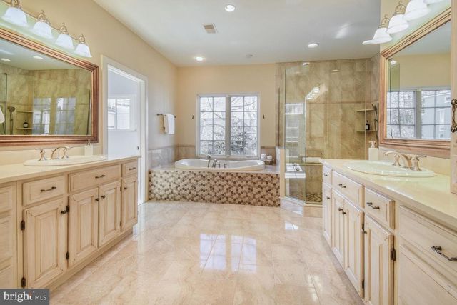 5420 MOORLAND LN, Bethesda, MD 20814