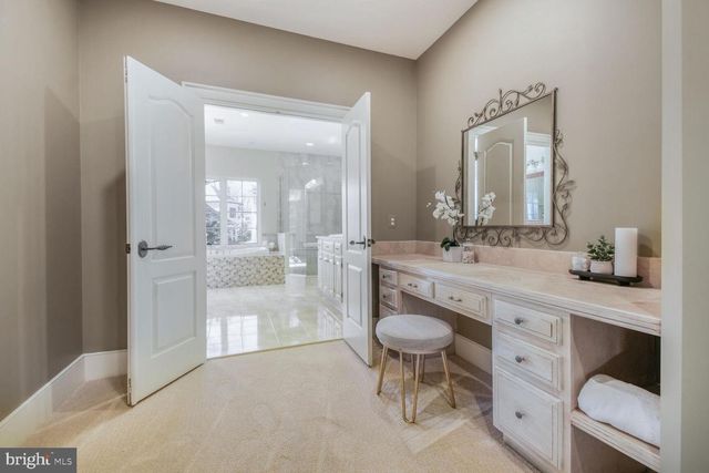 5420 MOORLAND LN, Bethesda, MD 20814