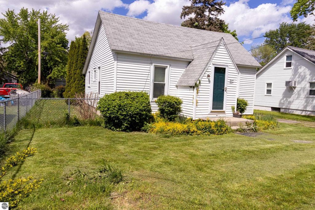 Image 2 of property listing at 1212 Boulton Street, Mt Pleasant, MI 48858
