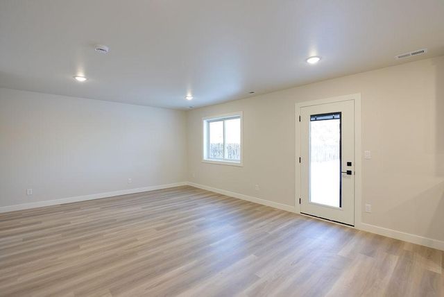 1018 3rd Avenue N, Moorhead, MN 56560