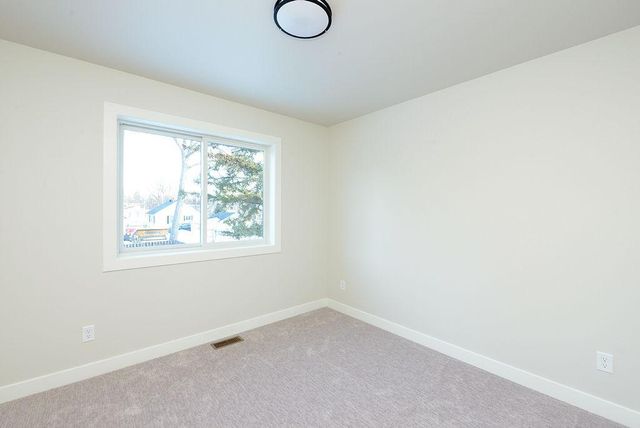 1018 3rd Avenue N, Moorhead, MN 56560