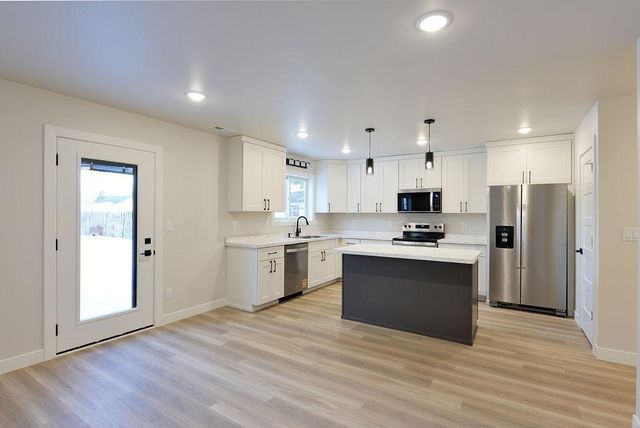 1018 3rd Avenue N, Moorhead, MN 56560