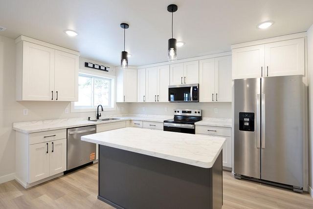 1018 3rd Avenue N, Moorhead, MN 56560