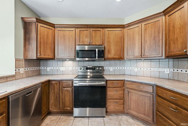 320 Fiddlers Cove, Fort Wayne, IN 46825