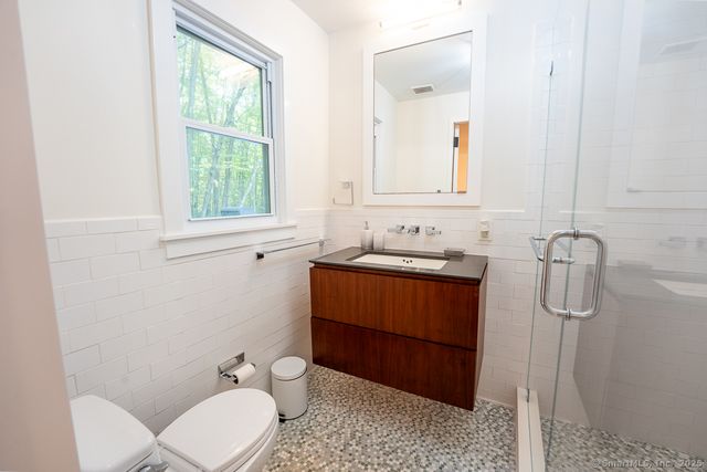 40 Mount Tom Road, New Milford, CT 06776