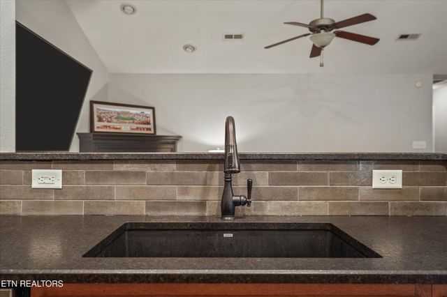 1125 Crested Springs Way, Knoxville, TN 37923
