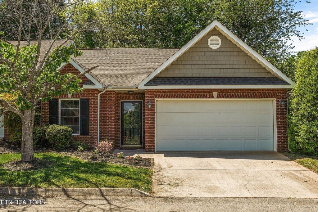 1125 Crested Springs Way, Knoxville, TN 37923