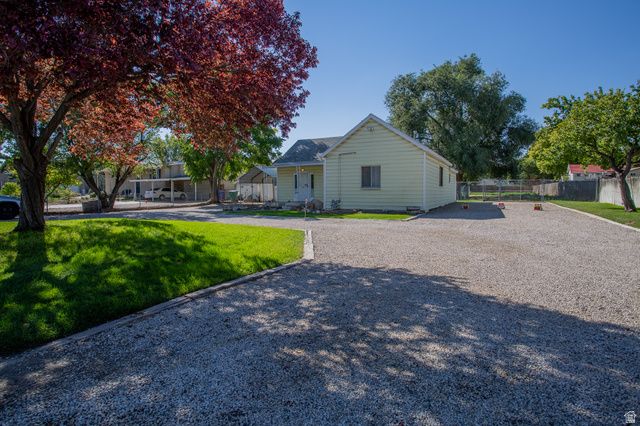 8686 S TEMPLE DR, West Jordan, UT 84088