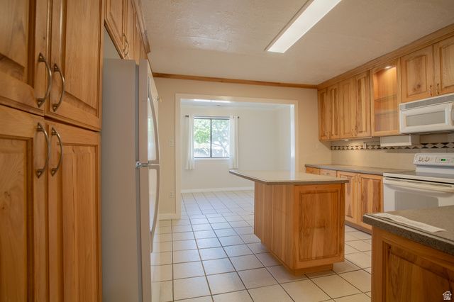 8686 S TEMPLE DR, West Jordan, UT 84088