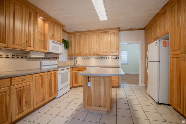 8686 S TEMPLE DR, West Jordan, UT 84088