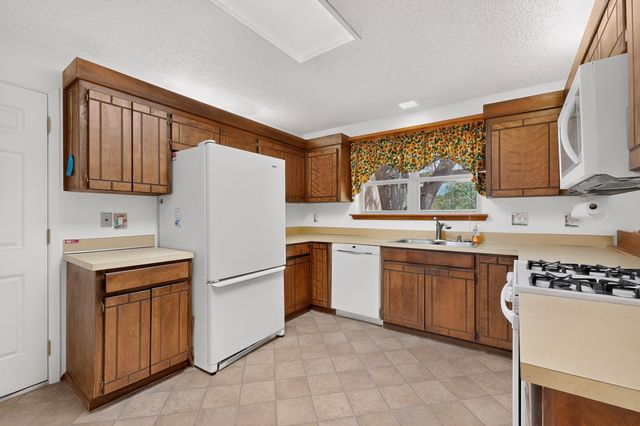 11 Verano Loop, Santa Fe, NM 87508