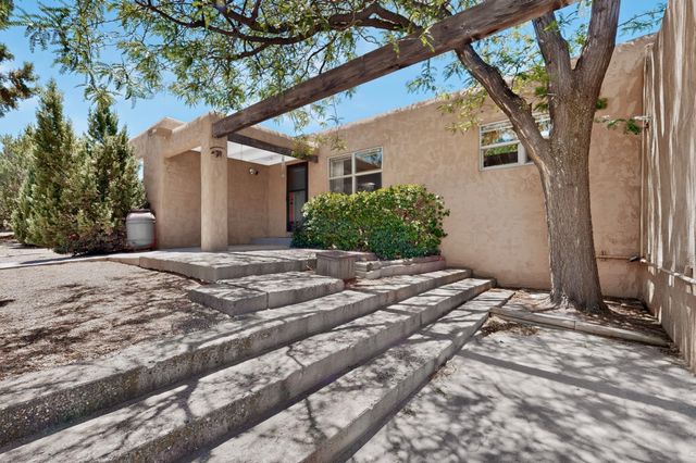 11 Verano Loop, Santa Fe, NM 87508
