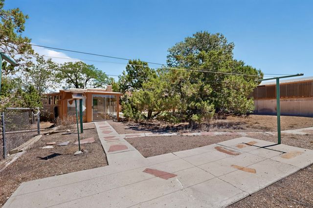 11 Verano Loop, Santa Fe, NM 87508