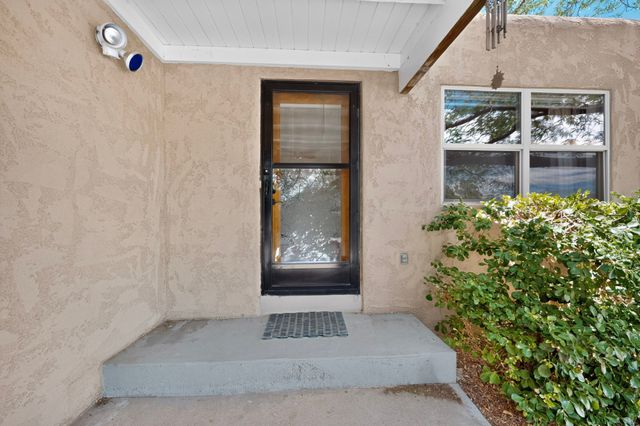 11 Verano Loop, Santa Fe, NM 87508