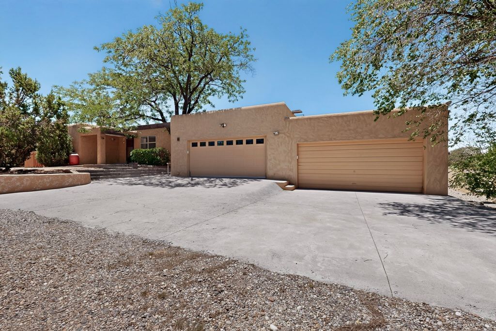 11 Verano Loop, Santa Fe, NM 87508