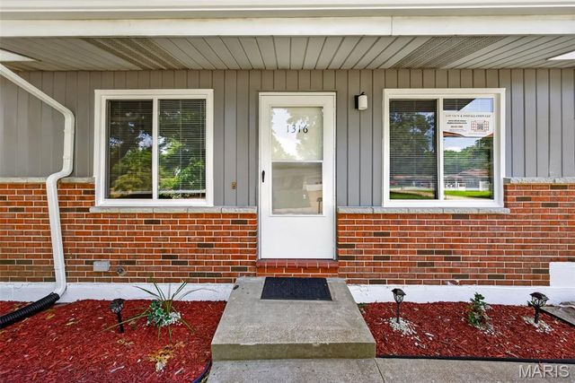 1316 Bayonne Drive, Unincorporated, MO 63138