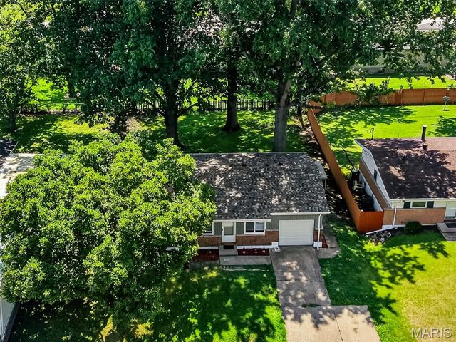1316 Bayonne Drive, Unincorporated, MO 63138