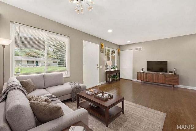 1316 Bayonne Drive, Unincorporated, MO 63138