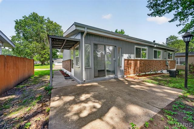 1316 Bayonne Drive, Unincorporated, MO 63138