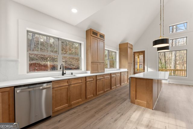 192 Browns Point, Dawsonville, GA 30534