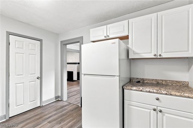 1000 Lovers Lane, Akron, OH 44306