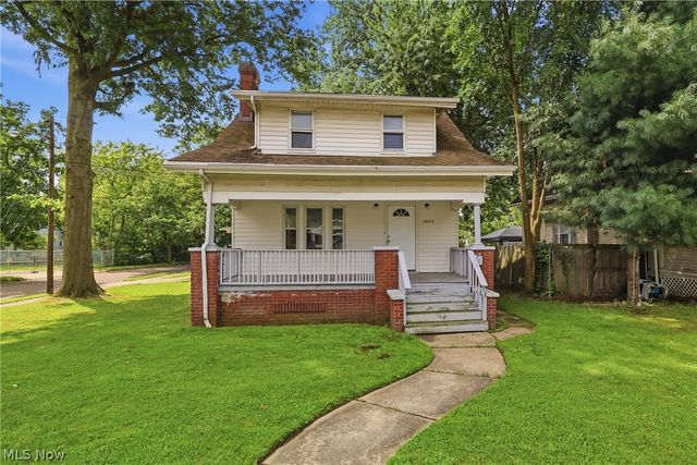 1000 Lovers Lane, Akron, OH 44306