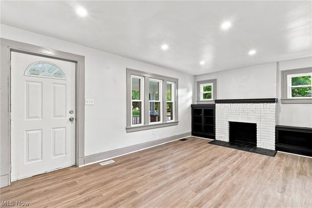 1000 Lovers Lane, Akron, OH 44306