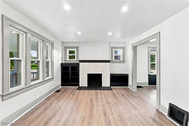 1000 Lovers Lane, Akron, OH 44306