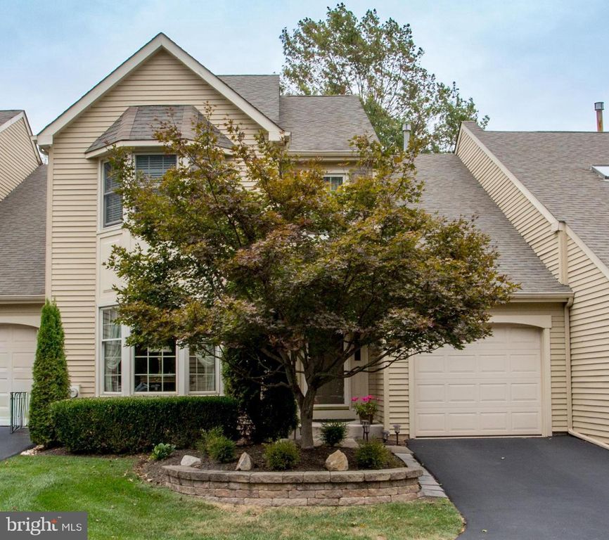 514 WINDSOR CT, Chalfont, PA 18914