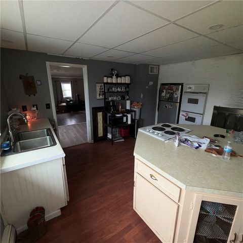 2927 Spangler Rd, Hermitage, PA 16148