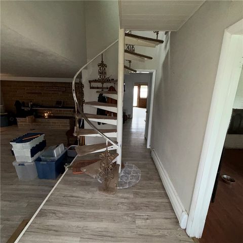 2927 Spangler Rd, Hermitage, PA 16148