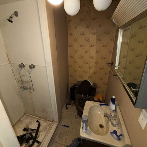 2927 Spangler Rd, Hermitage, PA 16148