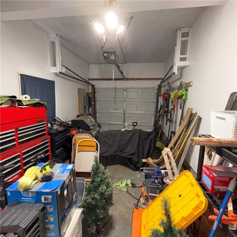 2927 Spangler Rd, Hermitage, PA 16148