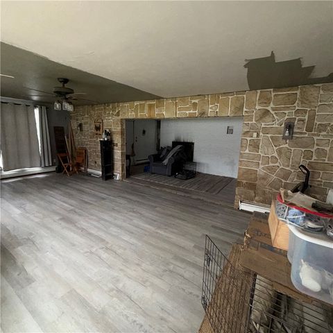 2927 Spangler Rd, Hermitage, PA 16148