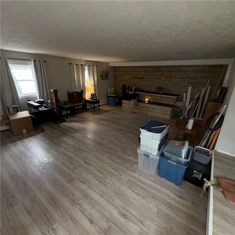 2927 Spangler Rd, Hermitage, PA 16148