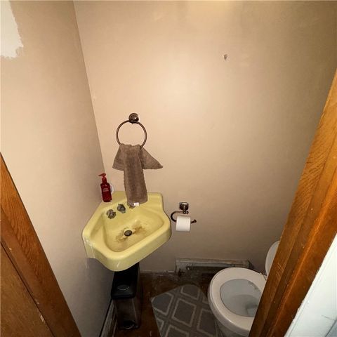 2927 Spangler Rd, Hermitage, PA 16148