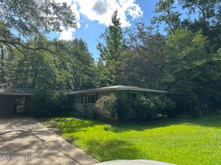 304 Colonial Circle, Jackson, MS 39211