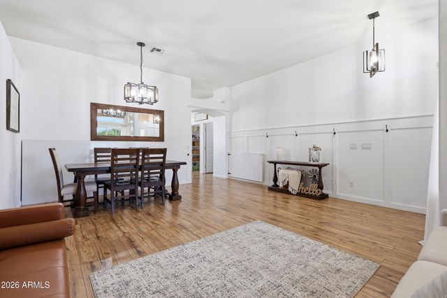 7329 N 82ND Avenue, Glendale, AZ 85303