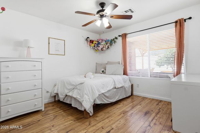 7329 N 82ND Avenue, Glendale, AZ 85303