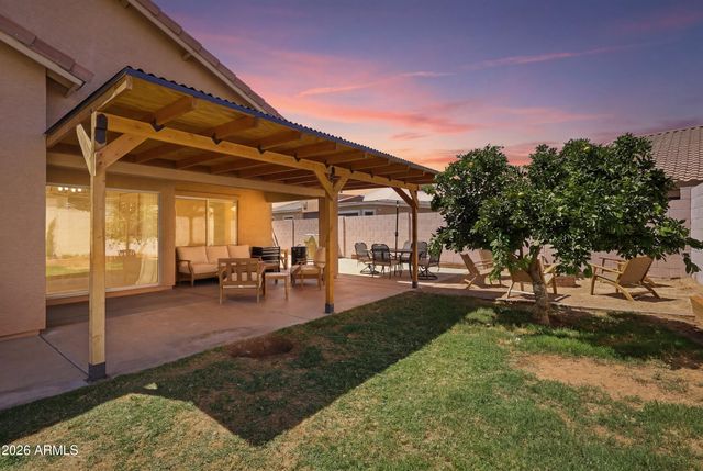 7329 N 82ND Avenue, Glendale, AZ 85303